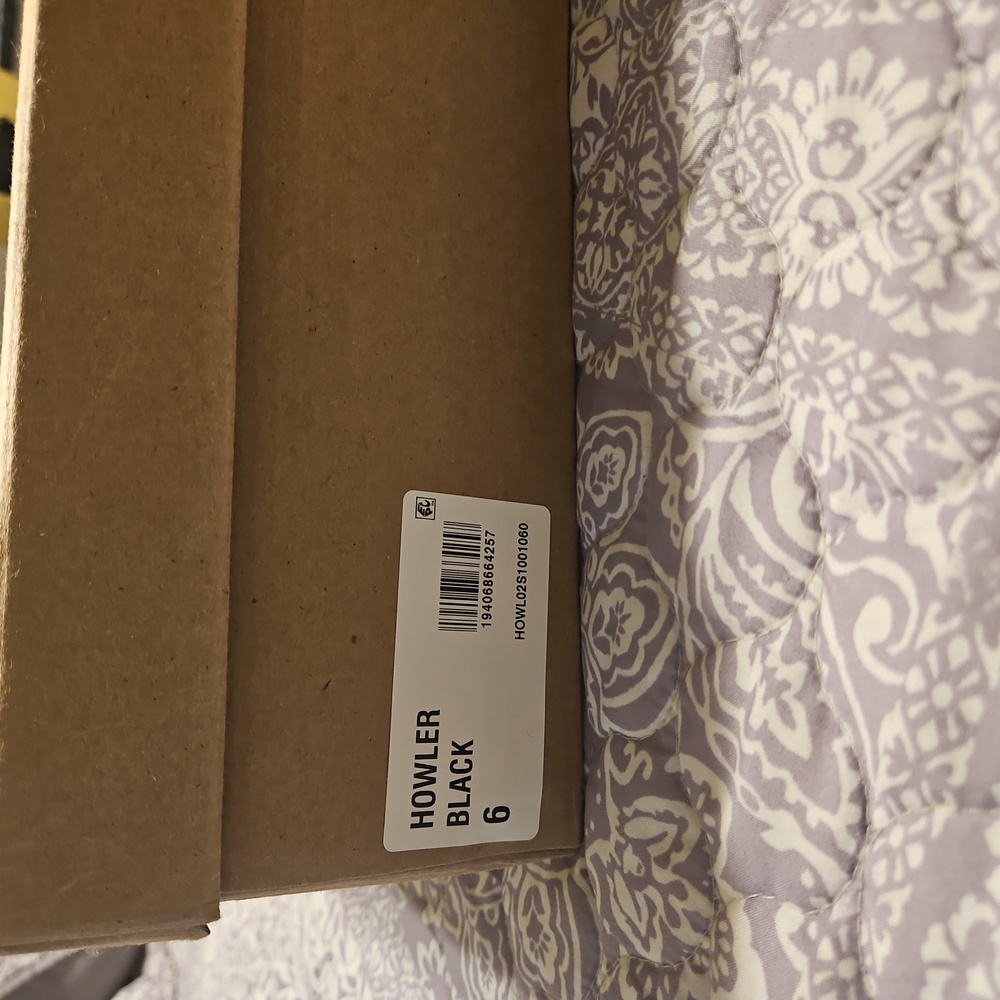 Steve Madden Howler booties in black size 6 women